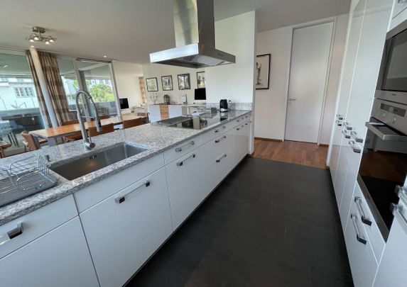 4.5-room apartment with balcony, 140 m² | limited to 6 months - Foto 1