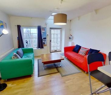 2 bedroom flat to rent - Photo 2