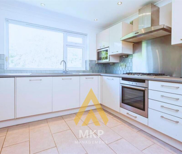 5 bedroom end of terrace house to rent - Photo 1