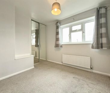 2 bedroom semi-detached house to rent - Photo 5