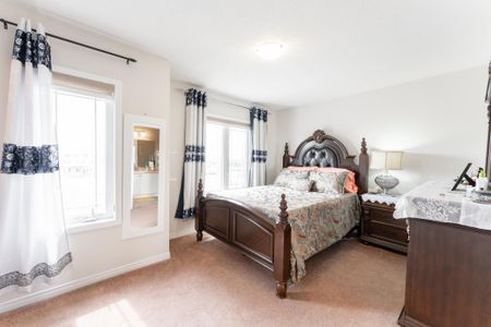 For Lease - 404 Dougall Avenue, Caledon, Ontario - Photo 4