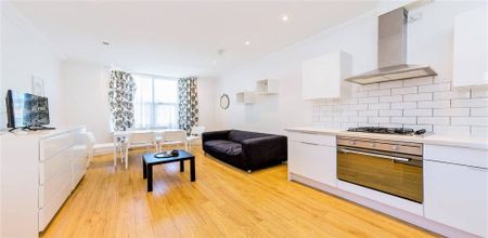 3 Bedroom, 2 bath, 1 reception Flat - Photo 5