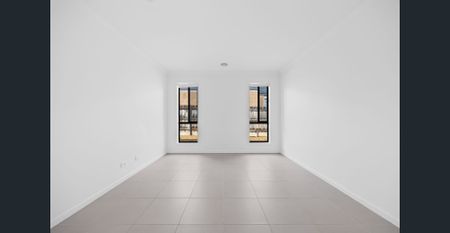 MODERN STYLISH FAMILY HOME IN BONSHAW - Photo 2