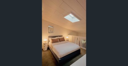 Sleek Furnished Apartment in Prime Location! - Photo 3