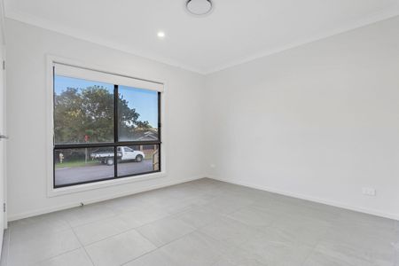 Stunning 5-Bedroom Family Home in a Prime Location - Photo 5