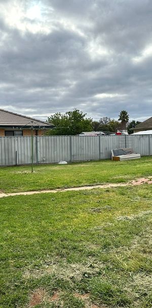 Three Bedroom House - Photo 1