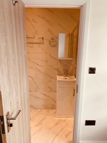 1 bedroom in a house share to rent - Photo 5