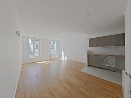 STUDIO A LOUER - PARIS 1ER ARRONDISSEMENT Les Halles 5 - 36.9 m - 1 490 € - Photo 2