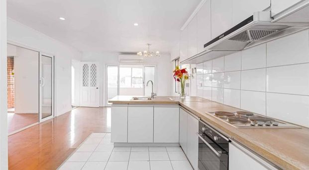 Fabulous Four Bedroom House! - Photo 1