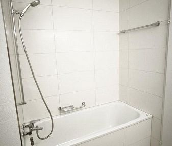 Helle neu sanierte Wohnung mit Seesicht und Seeplatz zur Mitbenutzung - Photo 2