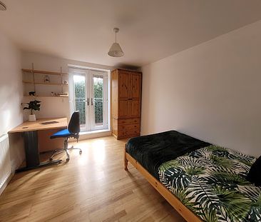 Room 1 Available, 12 Bedroom House, Willowbank Mews – Student Accommodation Coventry - Photo 4