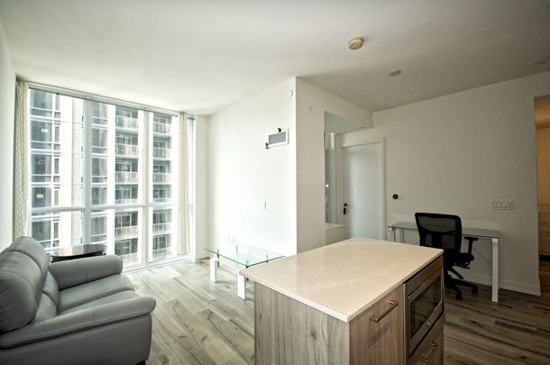 For Lease - 1 Yorkville Avenue Unit# 1902, Toronto, Ontario - Photo 1