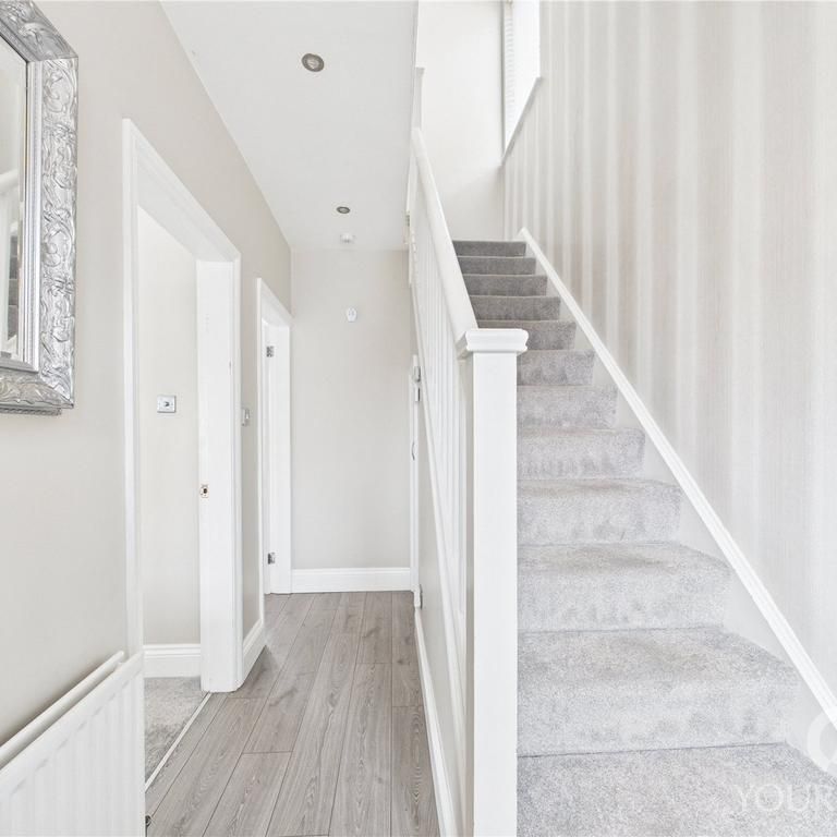 3 bedroom semi-detached house to rent - Photo 1