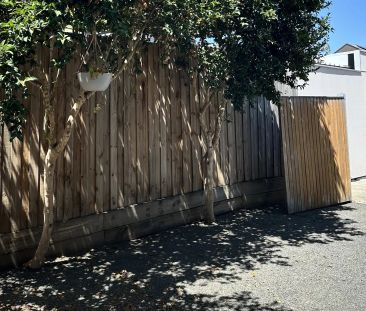 Beautifully Presented Ground Floor Apartment - Bonus Large Courtyard - Photo 6