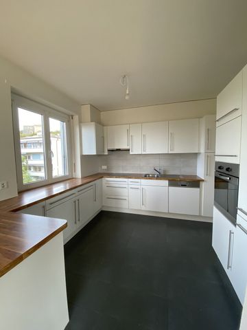 Beautiful 6.5 room apartment with view of Lake Geneva - Photo 3