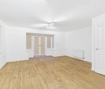 4 bedroom detached house to rent - Photo 1