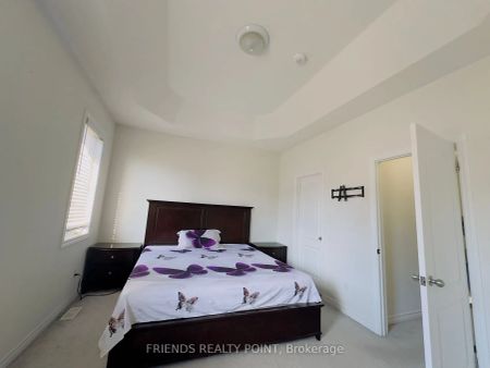 Condo Townhouse For Lease | E9233655 - Photo 3