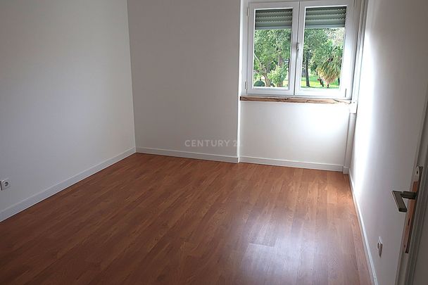 Apartamento T2 com Terraço em Benfica - Photo 1