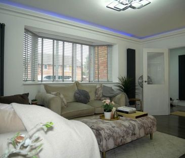 4 bedroom semi-detached house to rent - Photo 1