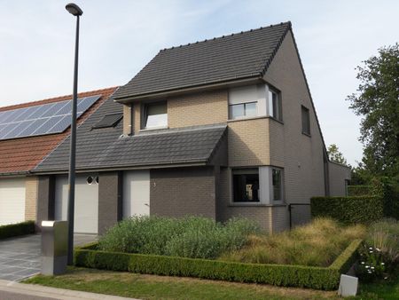 Comfortabele gezinswoning in het centrum van Wingene. - Photo 2