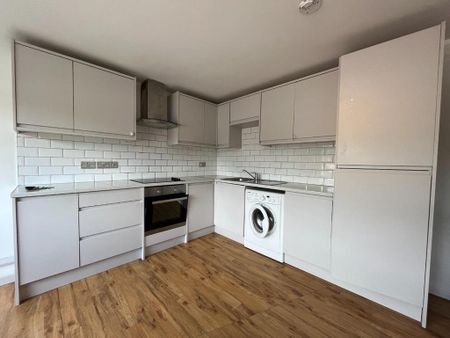 3 bedroom apartment to rent - Photo 4