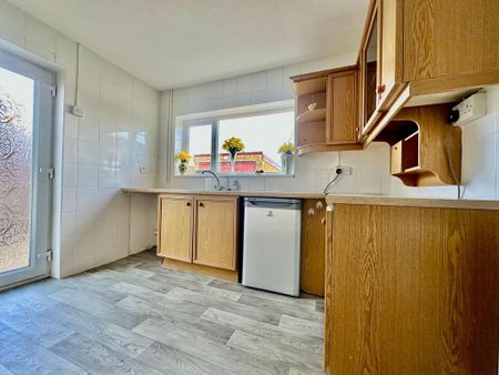 3 bedroom bungalow to rent - Photo 4