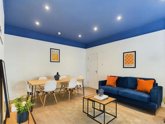 1 bedroom in a house share to rent - Photo 1