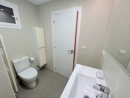 Avinguda del Regne de València, Valencia, Valencian Community 46005 - Photo 3