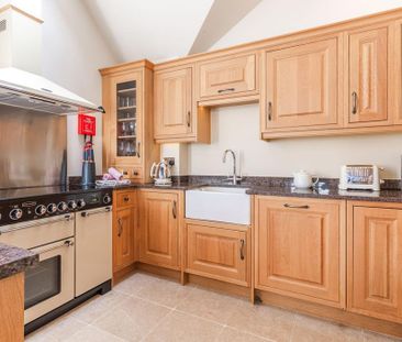 2 bedroom end of terrace house to rent - Photo 5