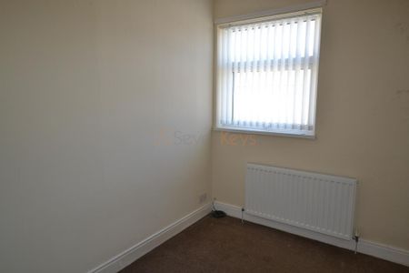 3 bedroom terraced house to rent - Photo 3