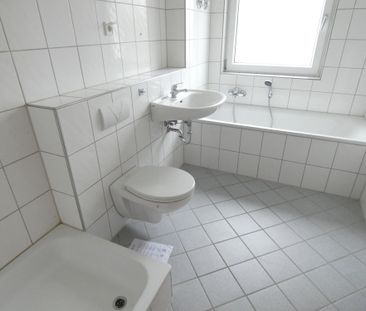 Hervorrangende Wohnung mit Balkon in bester Lage - Photo 3