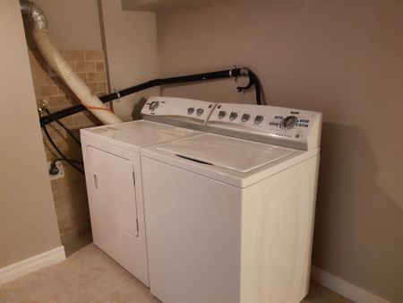 For Lease - 239 Lambton Avenue Unit# Bsmt, Toronto, Ontario - Photo 5
