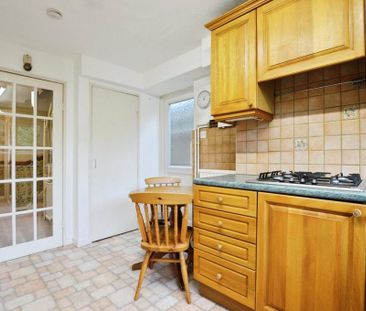 3 bedroom detached house to rent - Photo 2