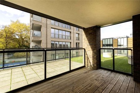 Large two bedroom apartment in a fantastic new development in the heart of Islington - Photo 2