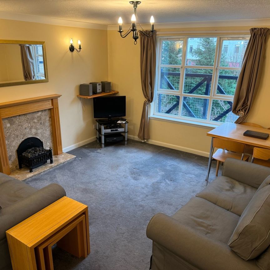 Russell Gardens, Edinburgh, EH12 5PP - Photo 1