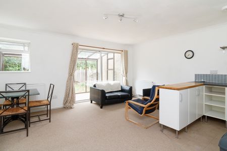 , Canterbury - CT2 7HQ - Photo 3