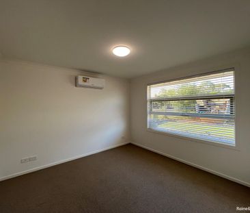 Spacious 4 Bedroom Family Home in Ideal Location! - Photo 3