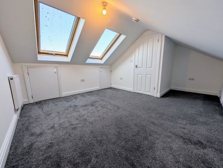 A 3 Bedroom Terraced - Photo 2