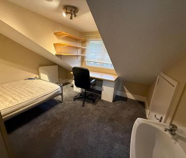 6 bedroom townhouse to rent - Photo 3