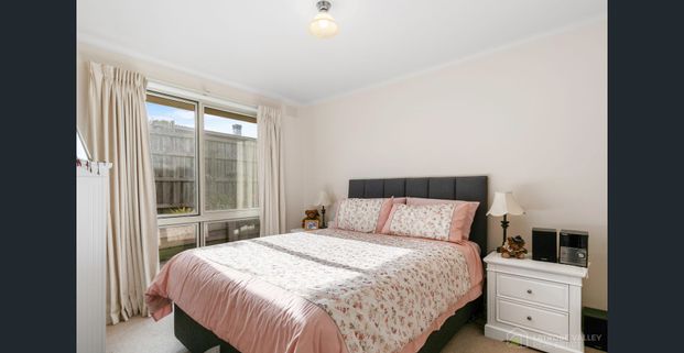 3 Bedroom Home ready to Go! - Photo 1