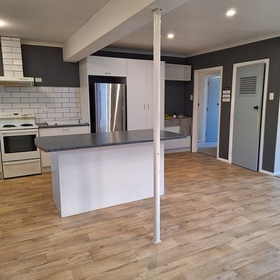Large Family Home in Newlands - Ready to move in ! - Photo 1