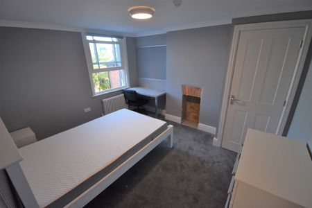 6 Bed Semi-Detached House, Addington Road, RG1 - Photo 3