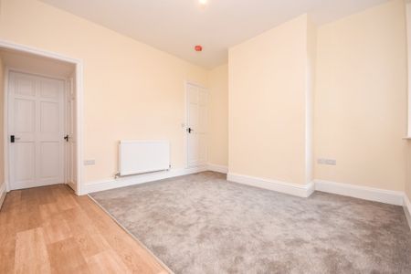 2 bedroom terraced house - Photo 3