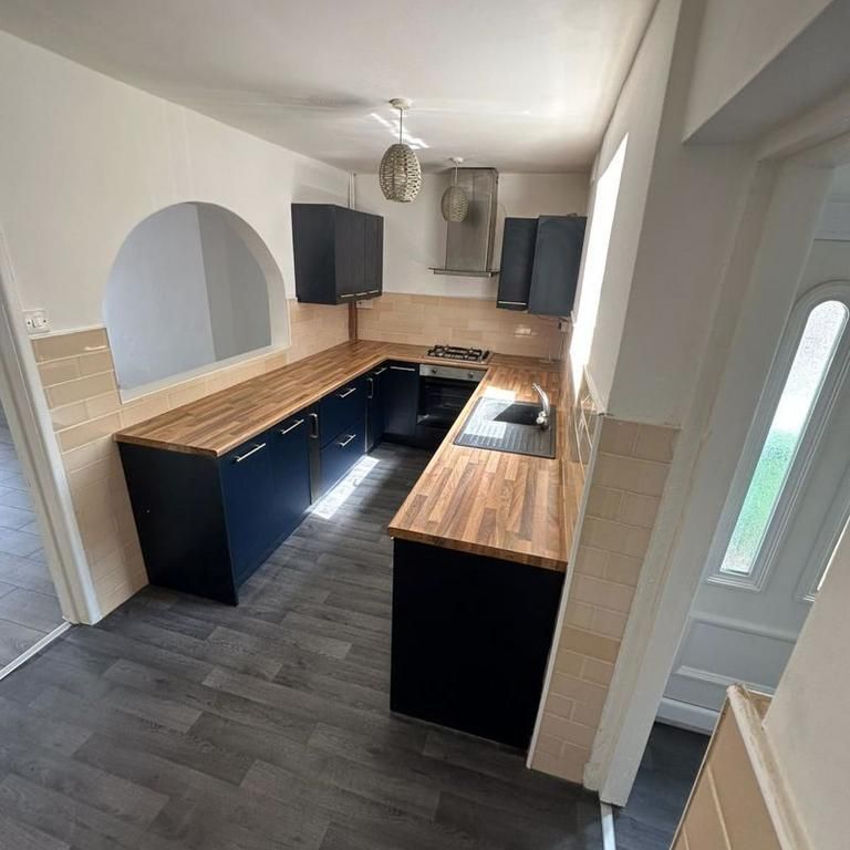 3 bedroom terraced house to rent - Photo 1