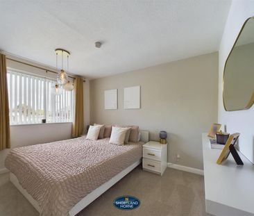 3 bedroom end of terrace house to rent - Photo 4