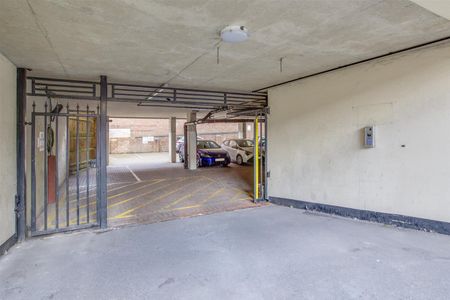 Corporation Street, High Wycombe - Photo 3