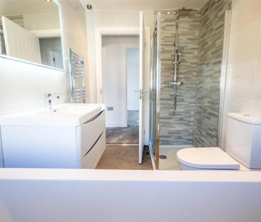 4 bedroom detached house to rent - Photo 5