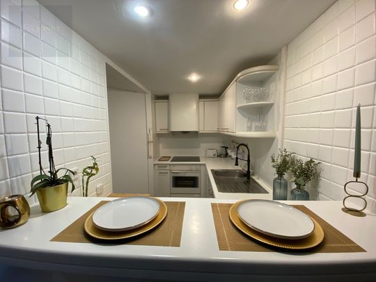 Óptimo T1 mobilado em condomínio com vista de mar - Photo 1