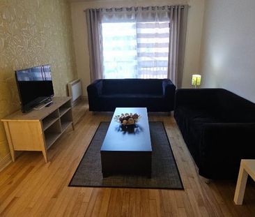 Logement 4 1/2 à louer meublé - face métro VIAU / DISPONIBLE - Photo 3