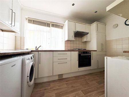 2 bedroom maisonette to rent - Photo 4